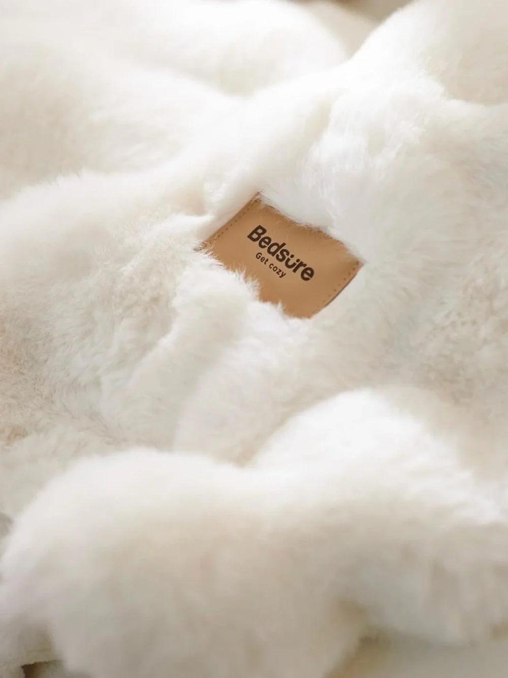 GentleSoft Bubble Faux Fur Throw Blanket Cream 50x60 New Open Box